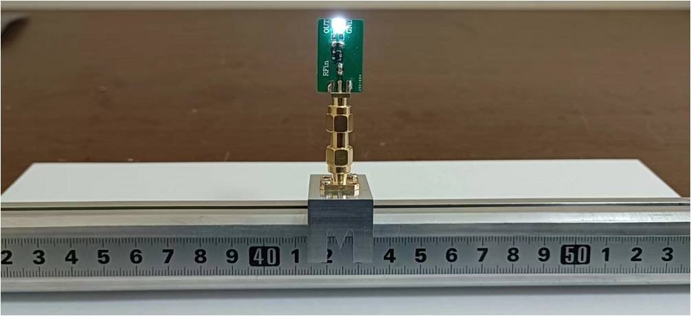 用LED測(cè)量同軸線波長(zhǎng)